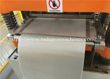 comprar Máquina de la aleta del radiador de 3003 hojas para la altura de 45m m con funcionamiento estable Fabricación en línea
