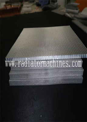 Las aletas planas de aluminio de punta recta / aletas de aluminio de radiador personalizadas para hojas de aluminio y altura de aletas variables