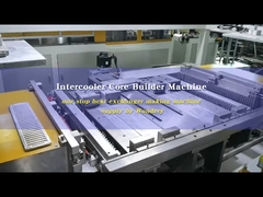 ¿Cómo funciona una máquina de construcción de núcleo de intercooler automático?