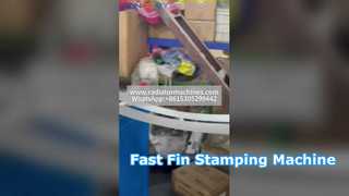 Máquina estampadora de aletas de aluminio con enfriador de aceite de alta eficiencia | Equipos de fabricación de aletas de precisión